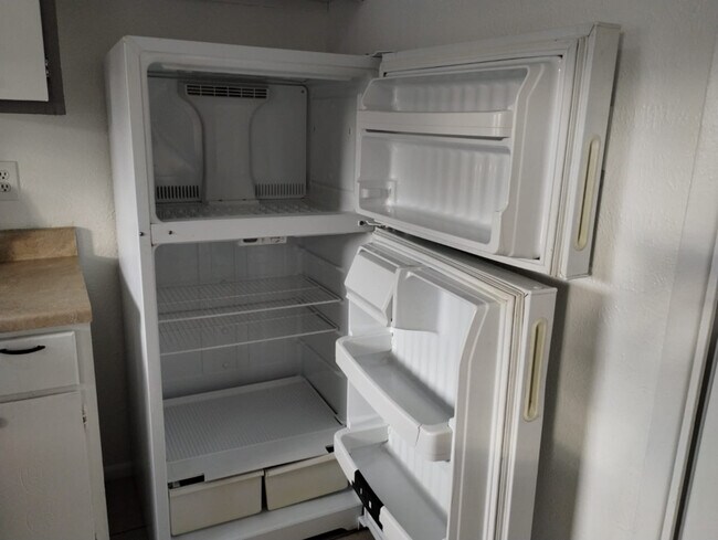 Foto del edificio - 12612 Copper Ave NE