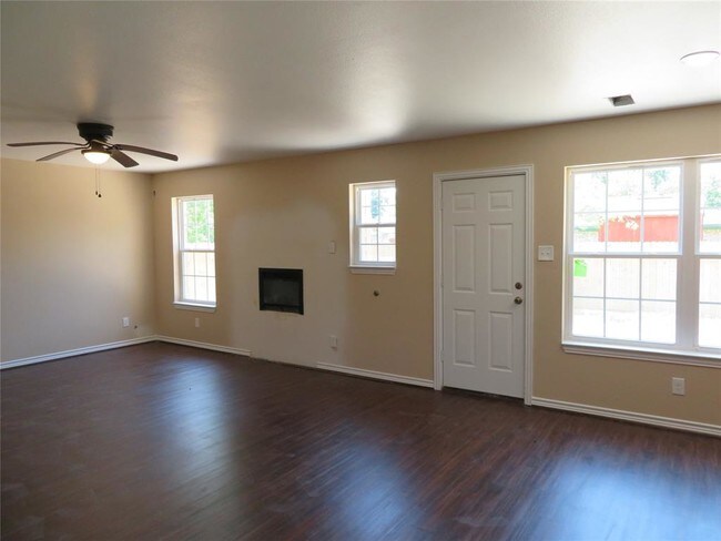 Foto del edificio - 8110 Howton St