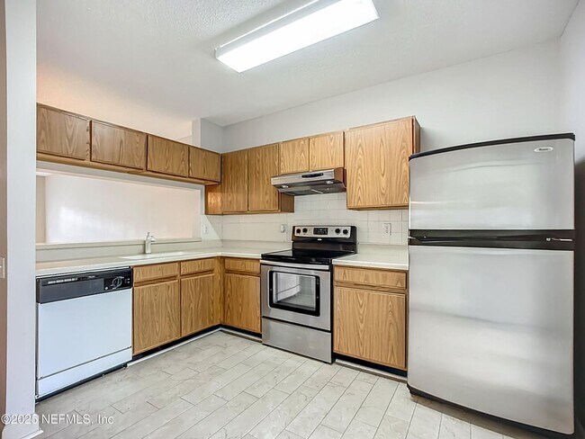 Foto del edificio - 12311 Kensington Lakes Dr