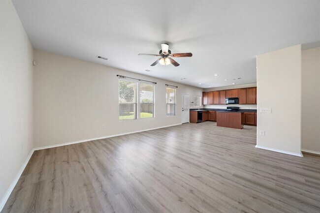 Foto del edificio - 1418 S Maple Dr