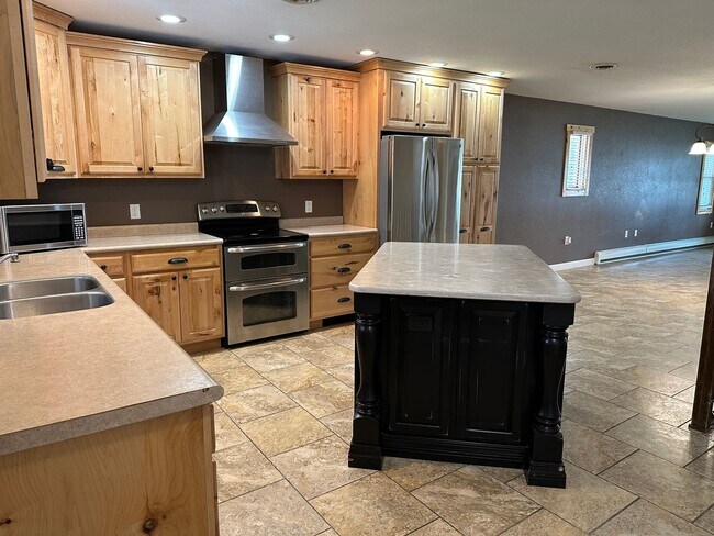 Building Photo - Beautiful Single Family Home