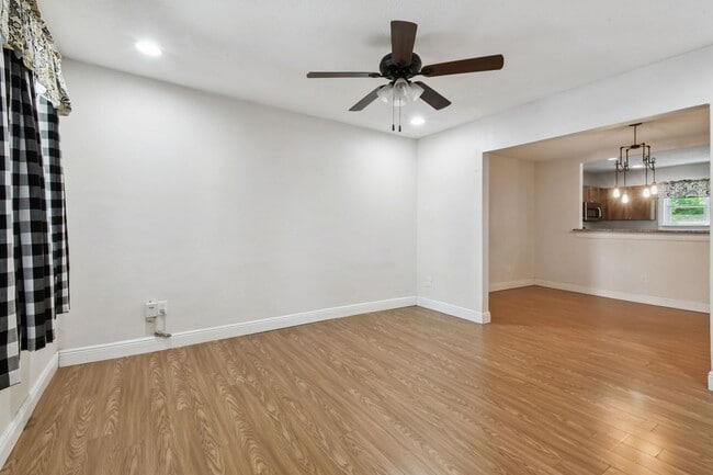 Building Photo - Downtown Tampa bungalow