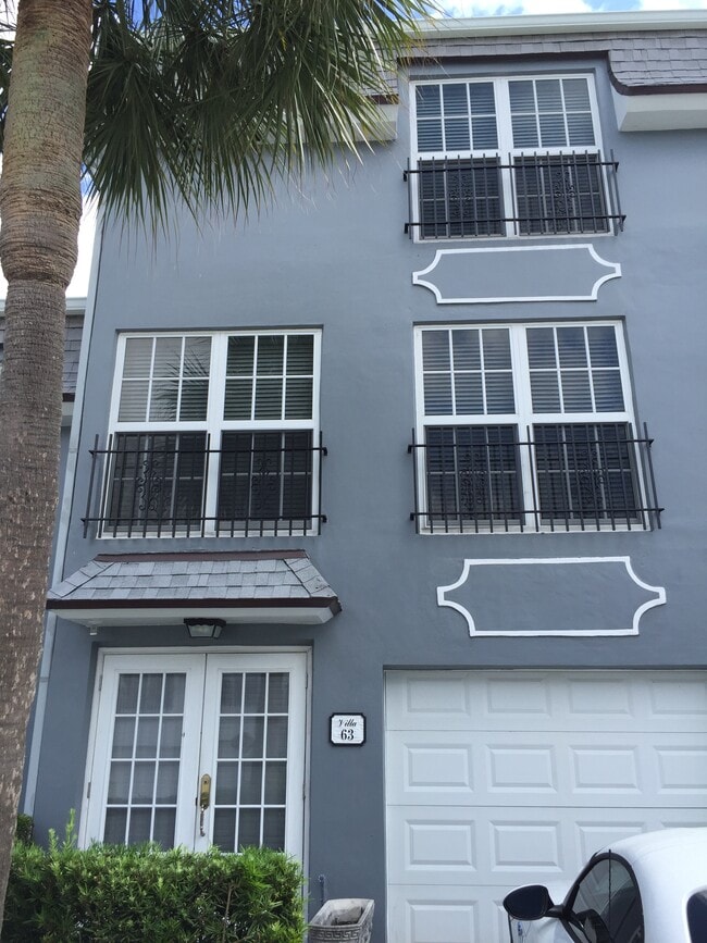 Building Photo - 1194 Hillsboro Mile