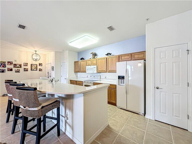 Building Photo - 3 bedroom 2 bathroom Condo in Majestic Pointe
