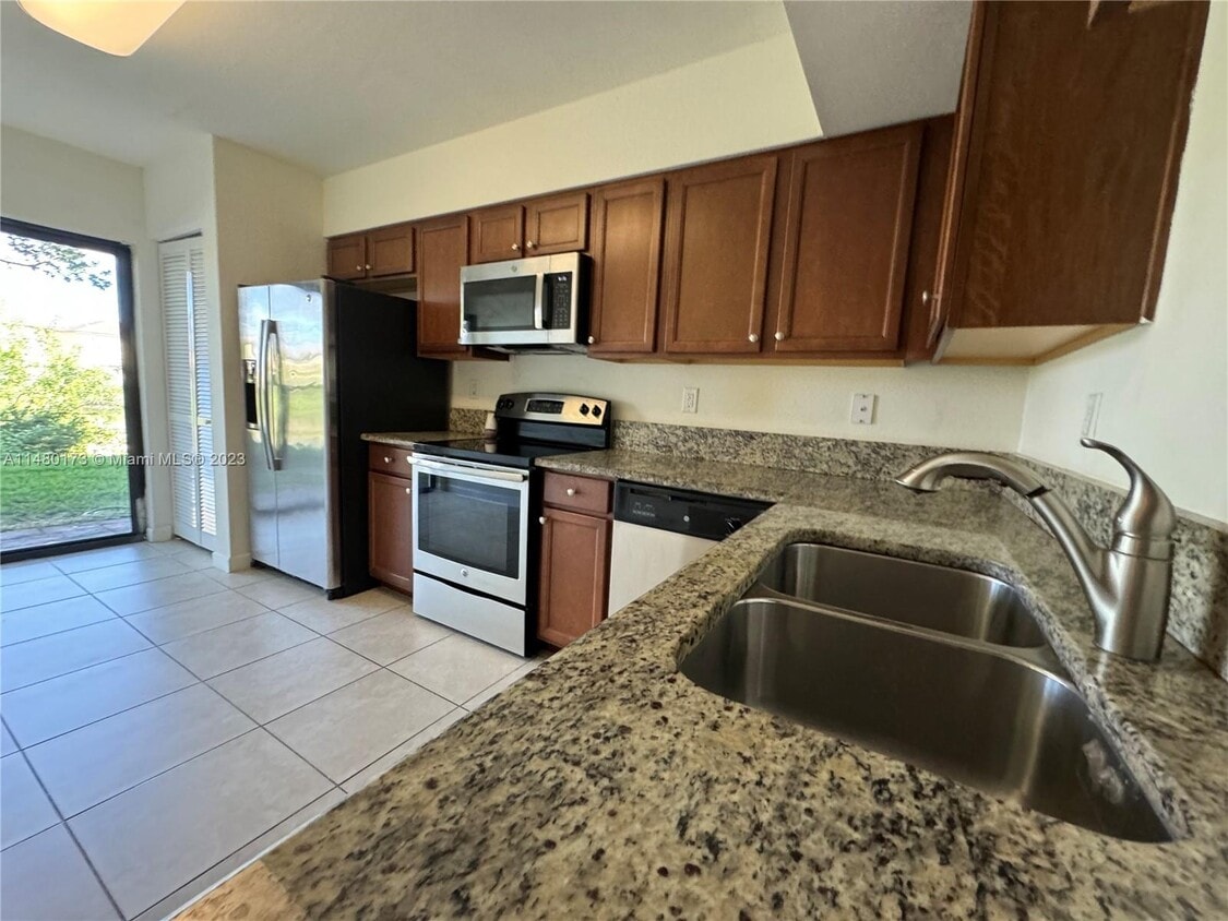 22311 SW 88th Pl Unit 1024, Cutler Bay, FL 33190 Condo for Rent in