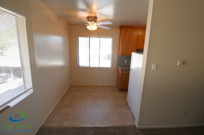 Building Photo - 914 Delbert Way