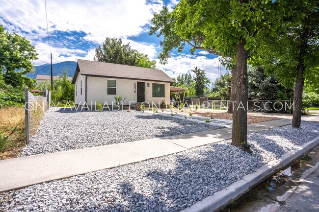 Foto del edificio - 690 600 W