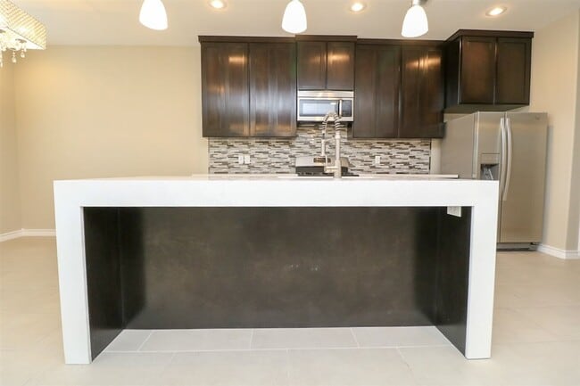 Building Photo - 7930 Elka Lp