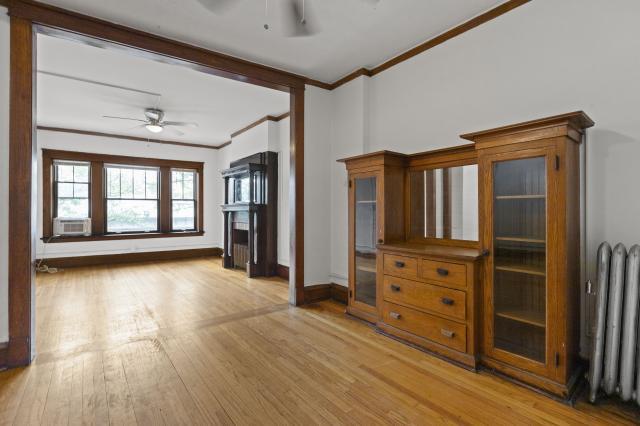 Building Photo - 2 bedroom in Elmhurst IL 60126