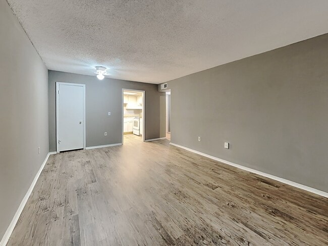 Foto del edificio - 476 Banyon Tree Cir