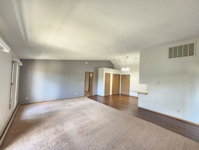 Building Photo - Chapelwood III Apartments