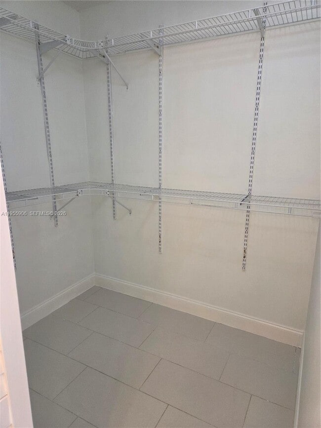 Building Photo - 9352 Wedgewood Ln