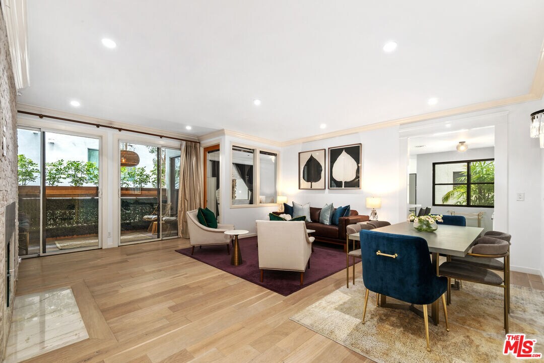 Foto principal - 621 S Barrington Ave
