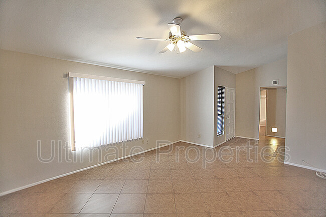 Building Photo - 1512 W Jacinto Ave