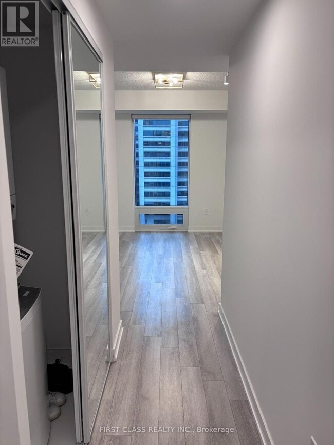 Photo du bâtiment - 238 Simcoe St