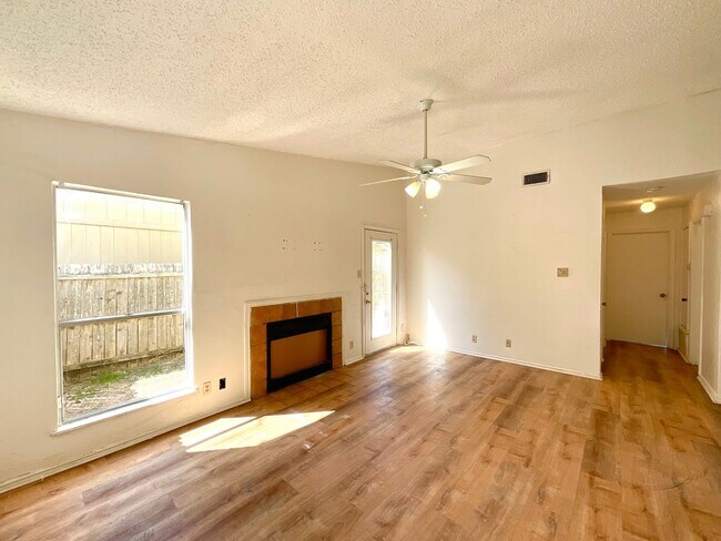 Building Photo - **APPLICATION RECEIVED** 2-Bedroom Duplex Near Highway 78- Pet-Friendly with Fenced Yard! SECTION...