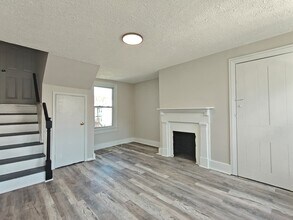 Building Photo - 317 Borden St