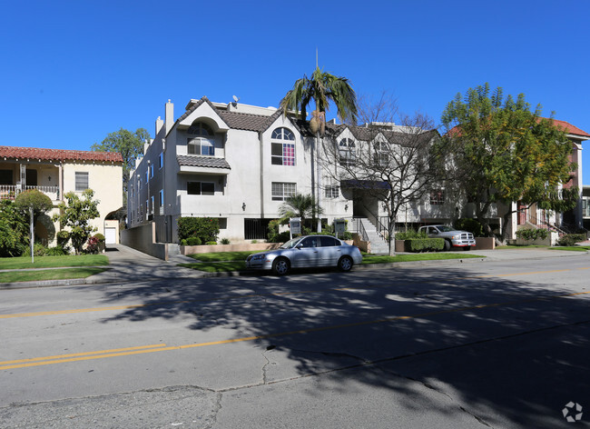 Foto del edificio - Camarillo Court Apartments