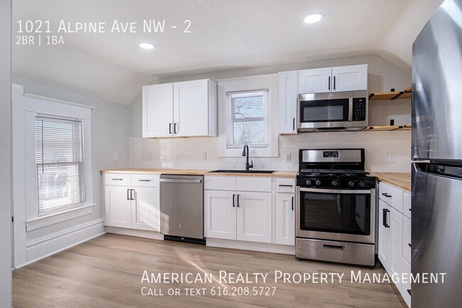 Building Photo - 1021 Alpine Ave NW