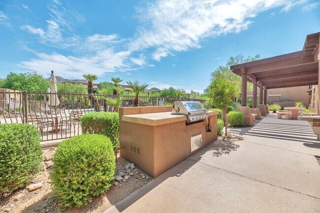 Foto del edificio - Beautiful 2-Bedroom Condo in Prime Scottsd...