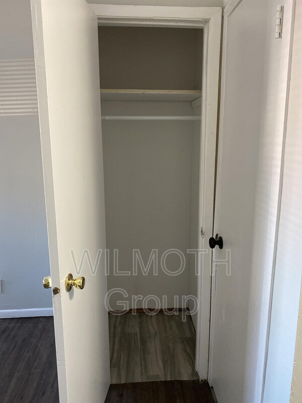 Foto del edificio - 8640 E Washington St