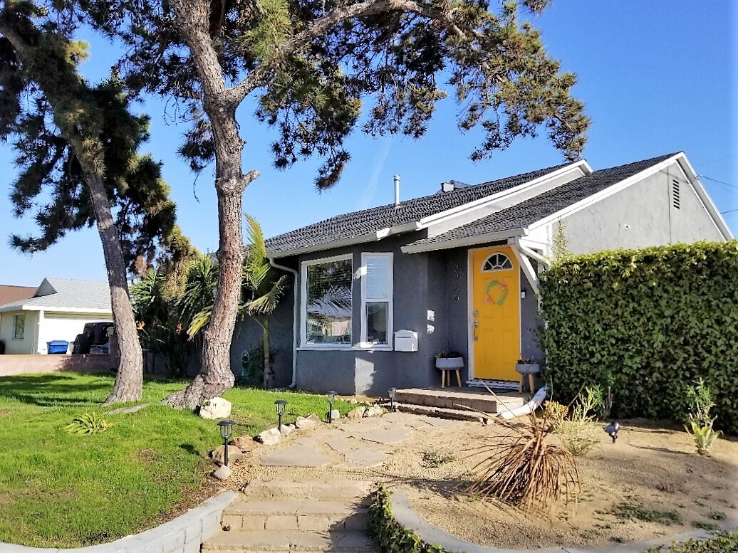 Building Photo - 3760 W 156th St