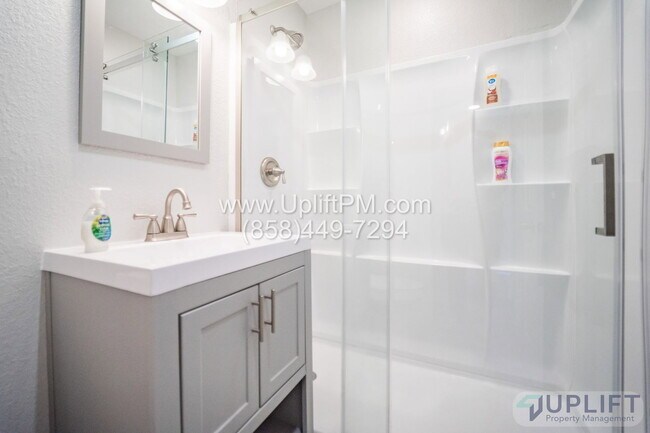 Foto del edificio - 4237 Swift Ave