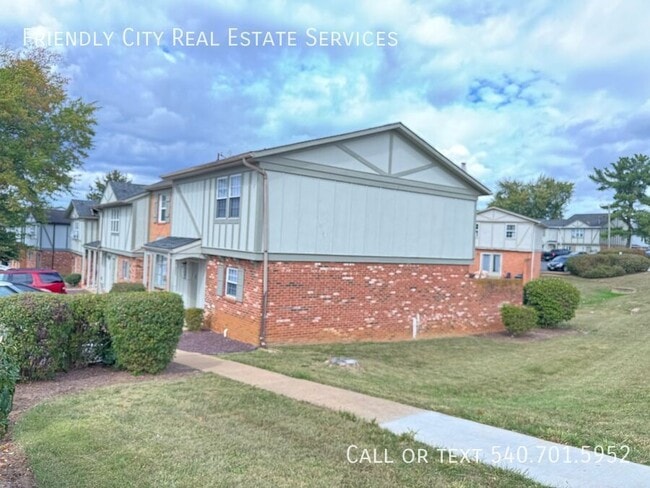 Building Photo - 3E Holly Ct-