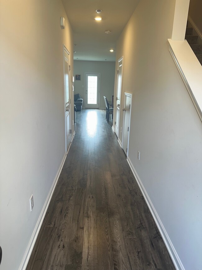 Building Photo - 17 Nelsons Way