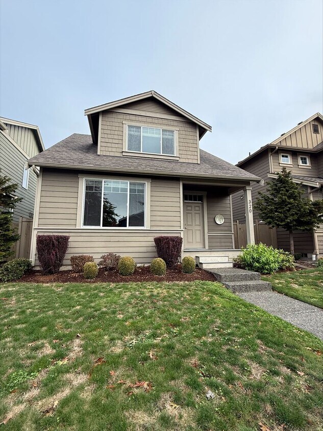 Foto principal - Charming 3bed/2.5 bath House!