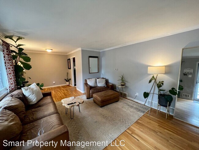 Foto del edificio - 5 br, 2.5 bath House - 2438 S Perry St