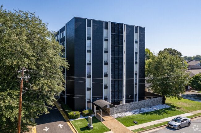 Building Photo - Midtown Towers