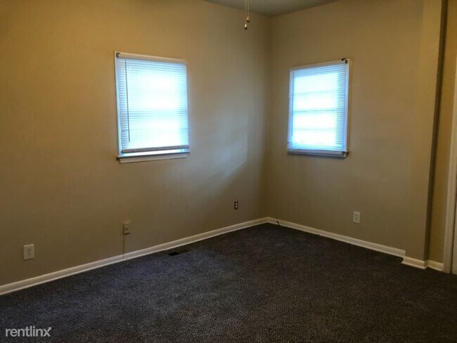 Building Photo - 4 br, 2 bath House - 1015 Monroe St