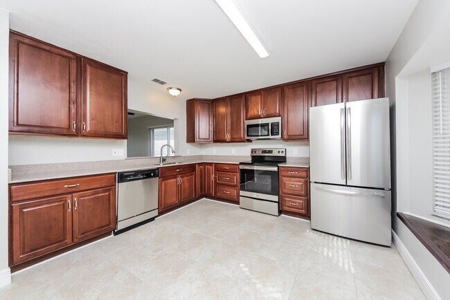 Building Photo - 9522 Chandon Dr