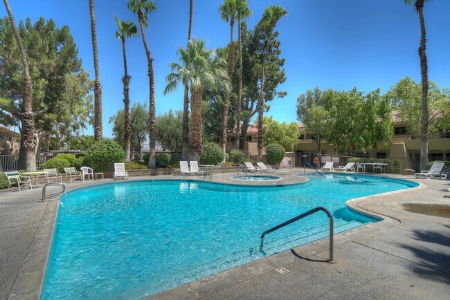 Building Photo - 2820 N Arcadia Ct