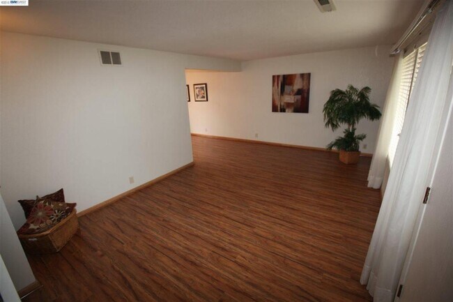 Foto del edificio - 3002 Tonopah Cir