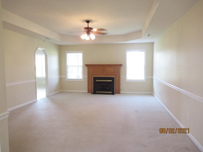 Building Photo - 3370 Aurora Dr