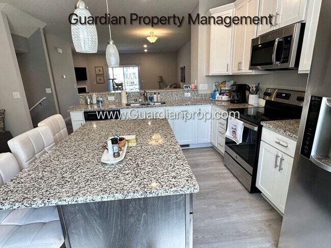 Foto del edificio - Champlin Town Home, Fireplace, 2 Car Garag...