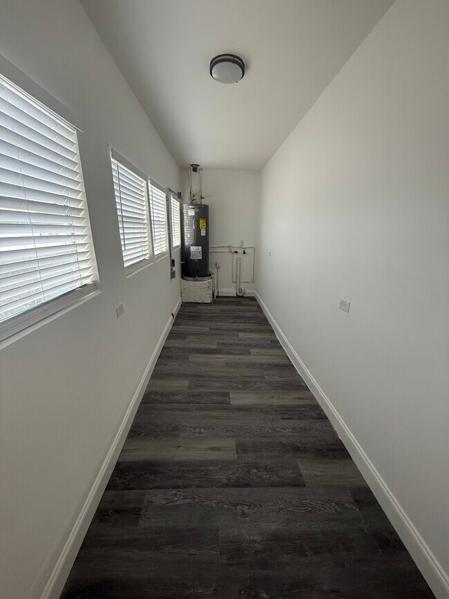Foto del edificio - 615 W Myrtle St