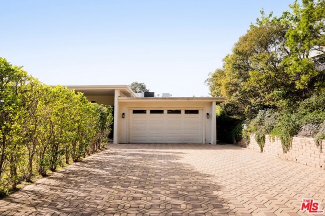 Foto del edificio - 1845 Loma Vista Dr