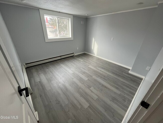 Building Photo - 715 Hudson Ave