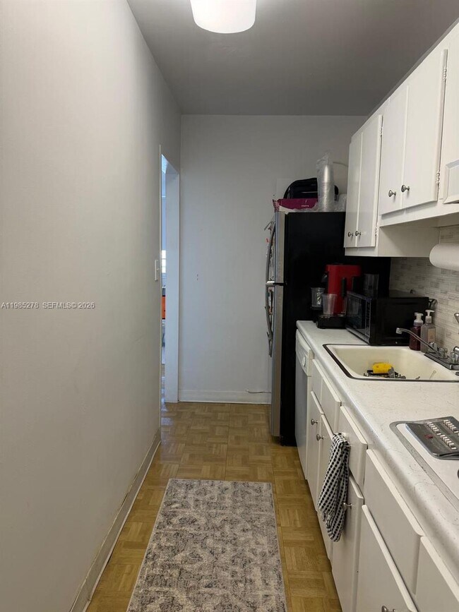 Foto del edificio - 100 Lincoln Rd