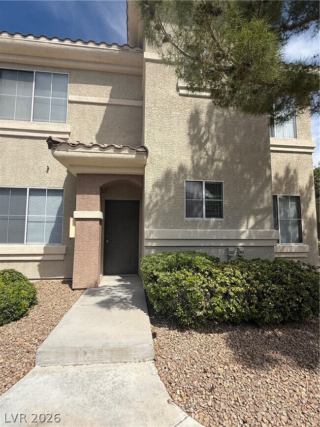 Foto del edificio - 9050 W Warm Springs Rd