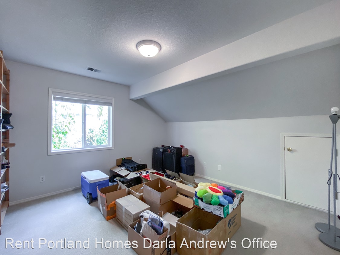 Building Photo - 4 br, 2.5 bath House - 11057 NW Supreme Ct
