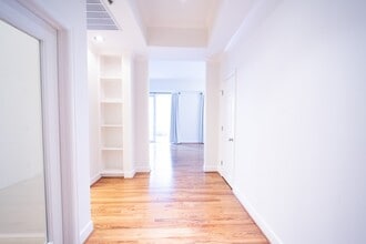 Building Photo - 2520 Robinhood St