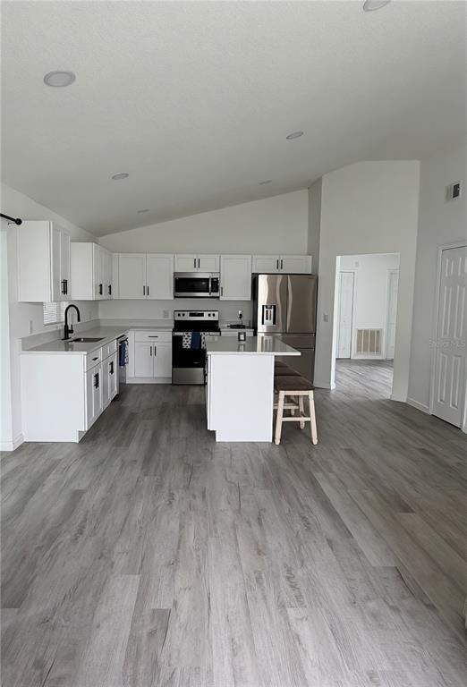 Foto del edificio - 303 Silk Oak Dr
