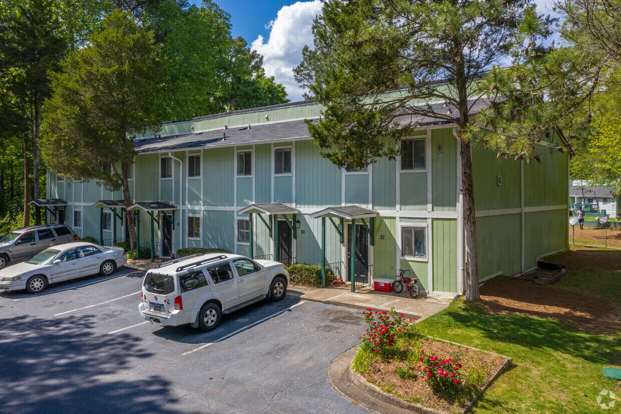 Chastain Woods Apartments 2929 Landrum Dr SW Atlanta, GA