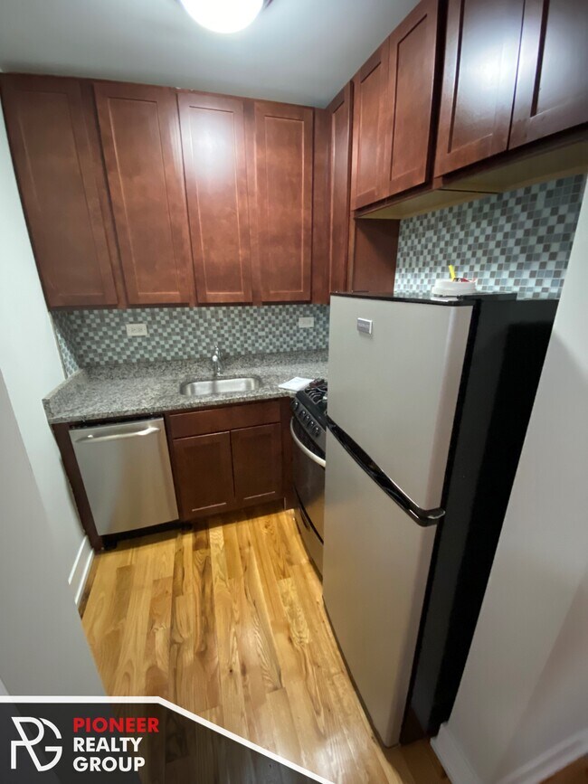 Foto del edificio - 512 W Arlington Pl