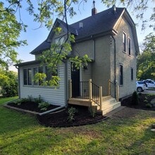Building Photo - 856 4th St SW