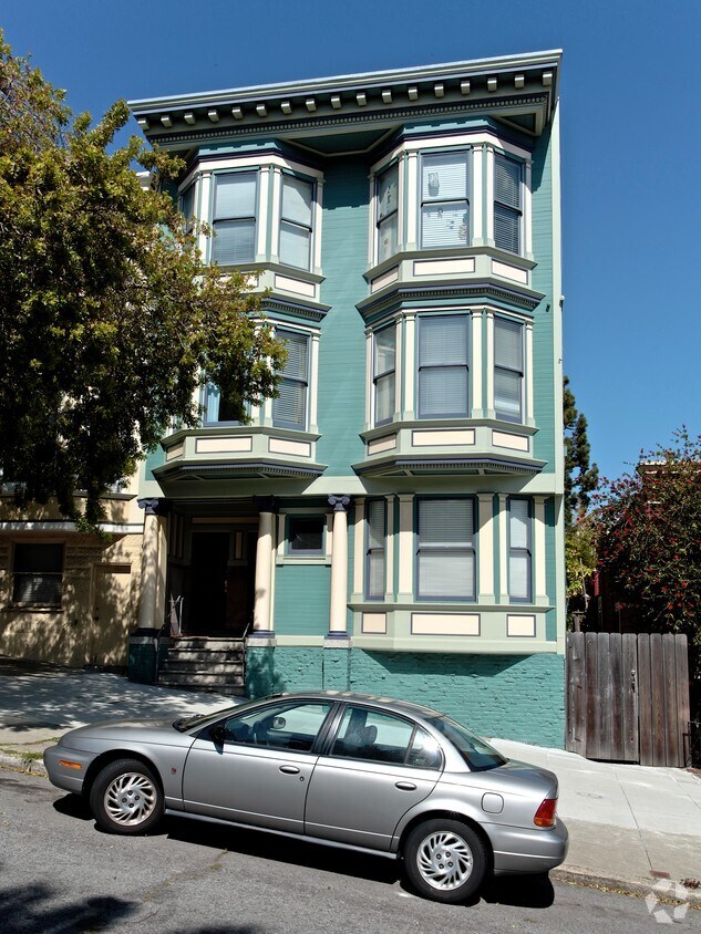 Building Photo - 833 Dolores St